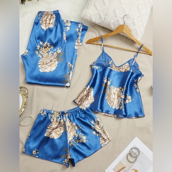 3 Piece Elegant Royal Blue Floral Print Pajama Set 💙💙✨ NWT - Picture 4 of 4